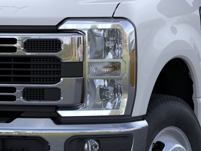 New 2025 Oxford White Ford XL image 45