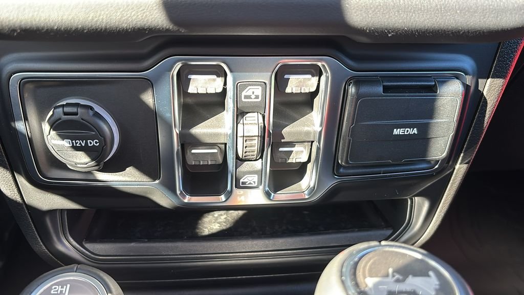 2026 Jeep Wrangler 4-Door Sahara - Photo 17