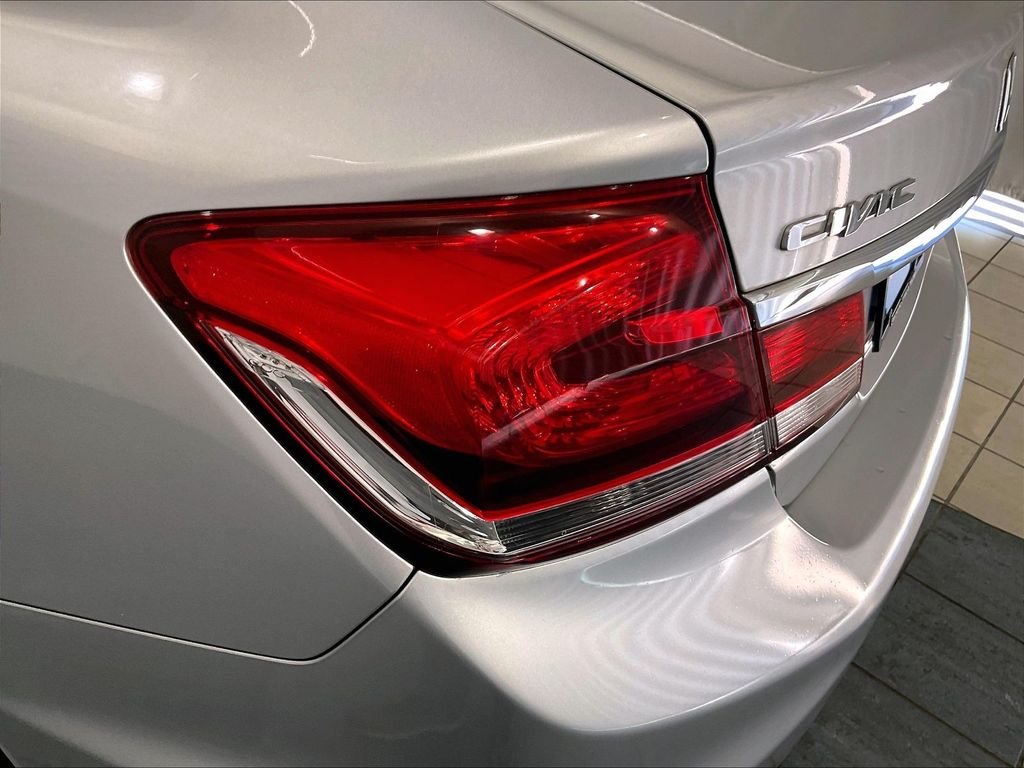 Used 2014 Silver / Black Honda LX image 33