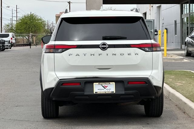 Used 2025 White Nissan SV image 4