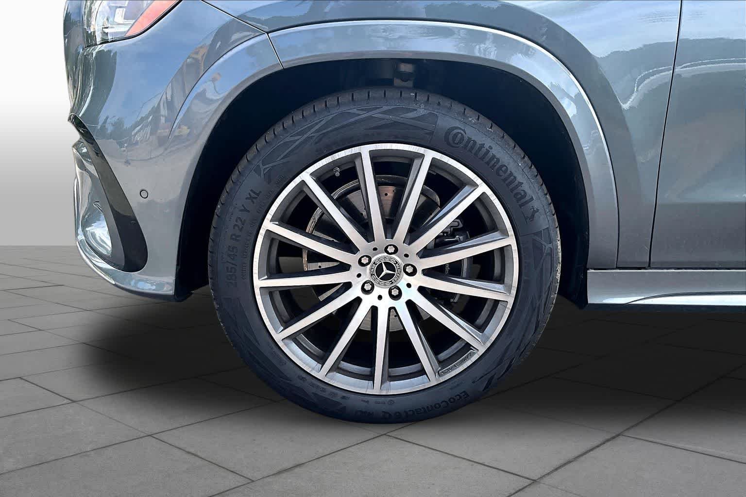 Used 2025 Selenite Grey Metallic Mercedes-Benz GLS 450 image 20
