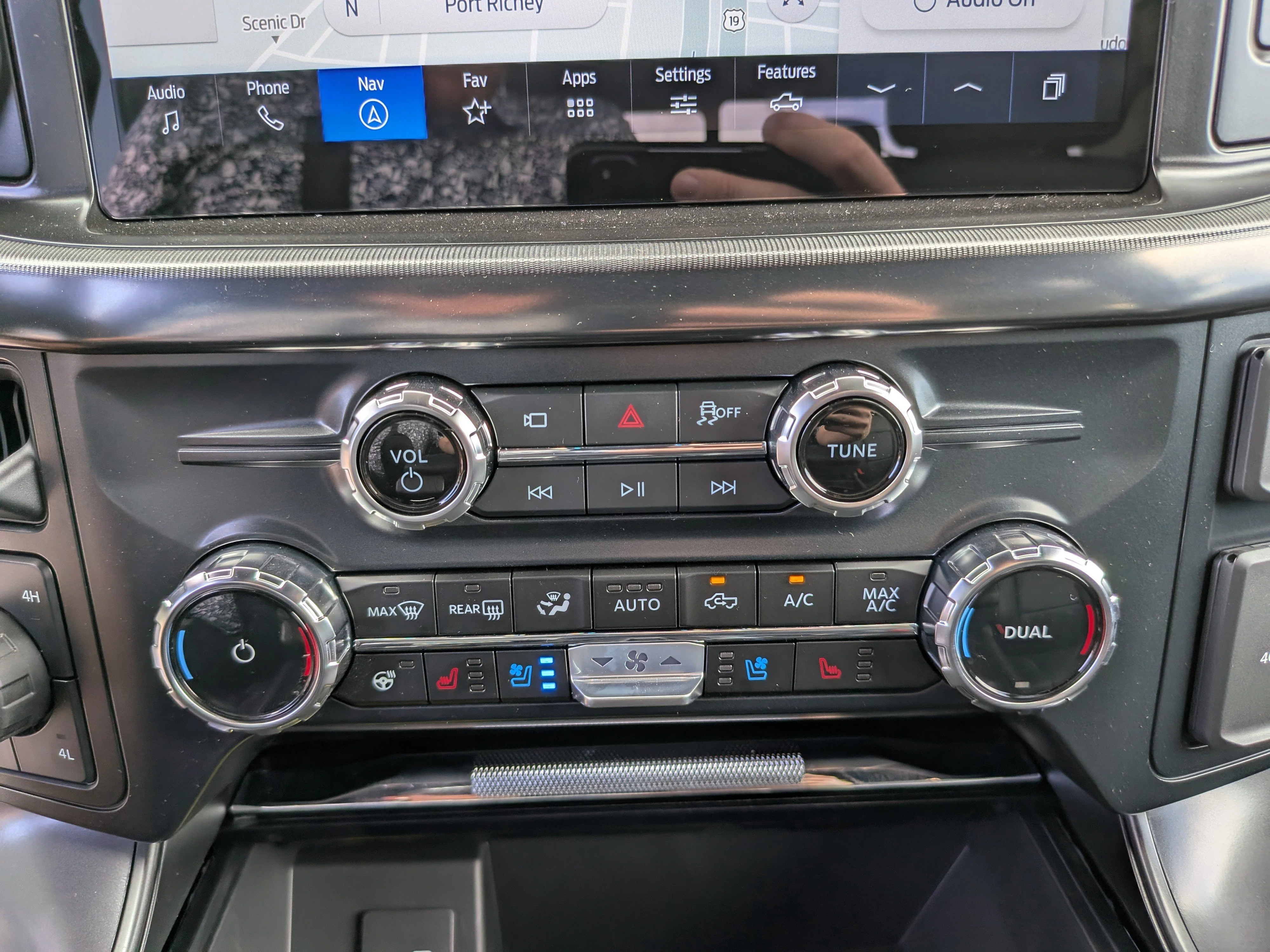 New 2026 Avalanche Ford Lariat® image 21