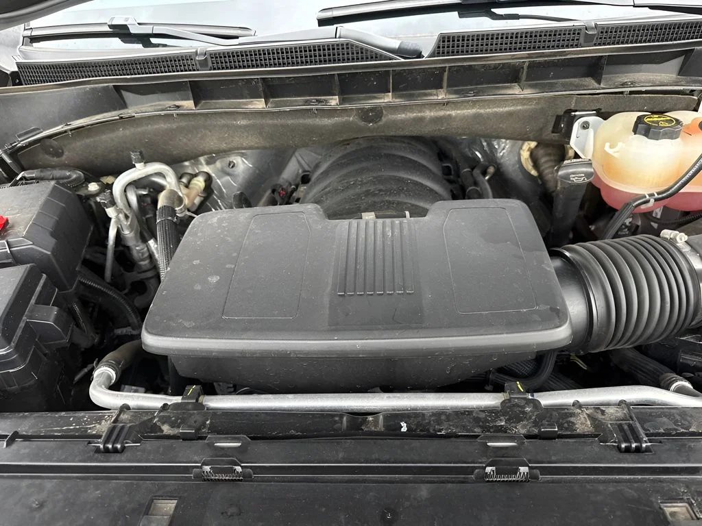 Used 2025 Silver GMC Denali image 36