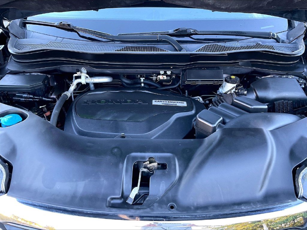 Used 2018 Gray Honda LX image 30