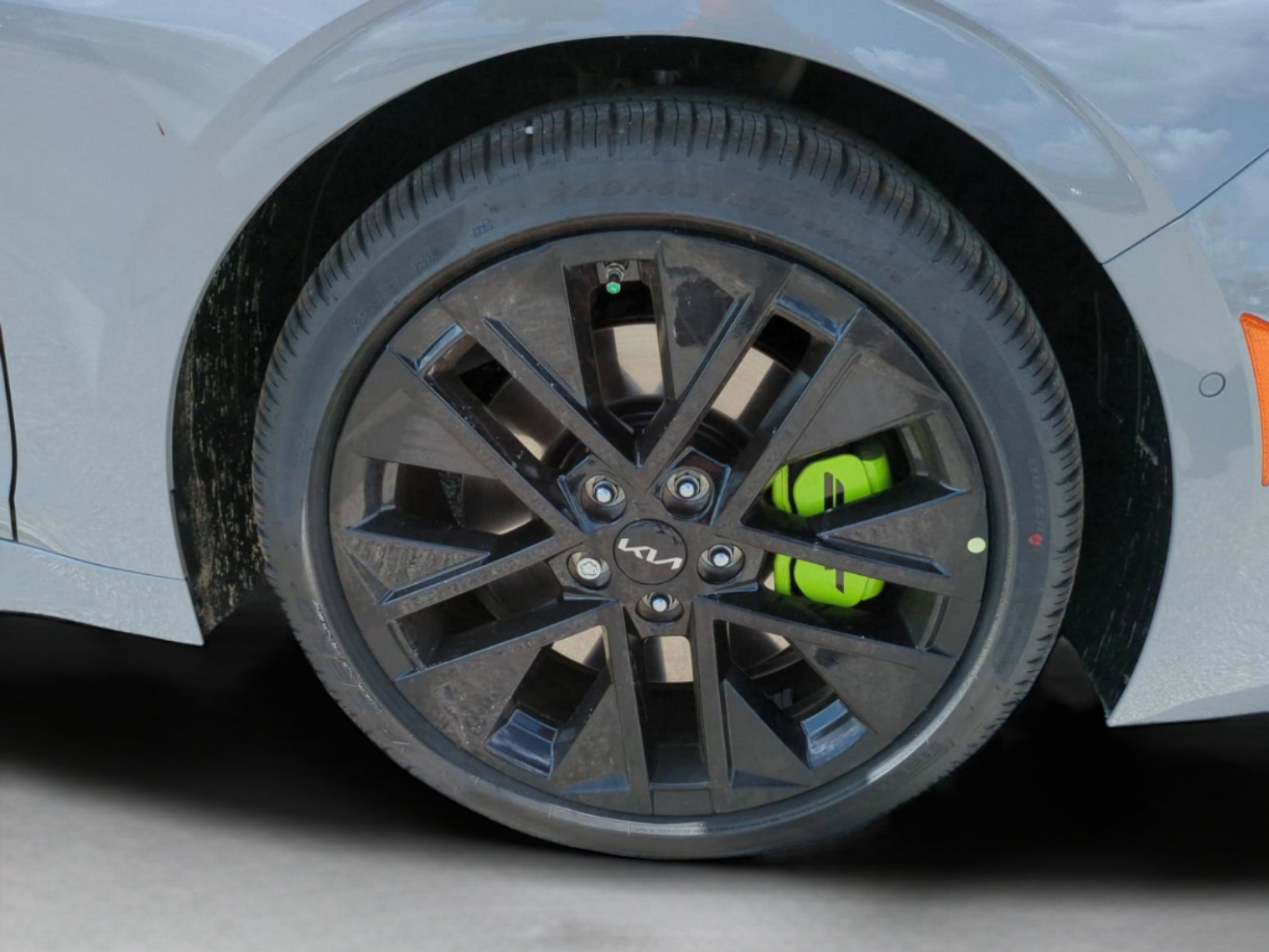 New 2026 Wolf Gray Kia GT image 31