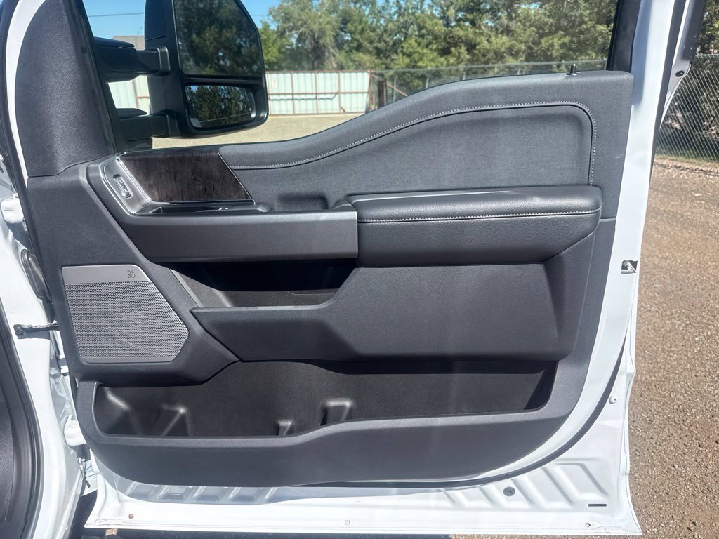 New 2026 Oxford White Ford Lariat image 36