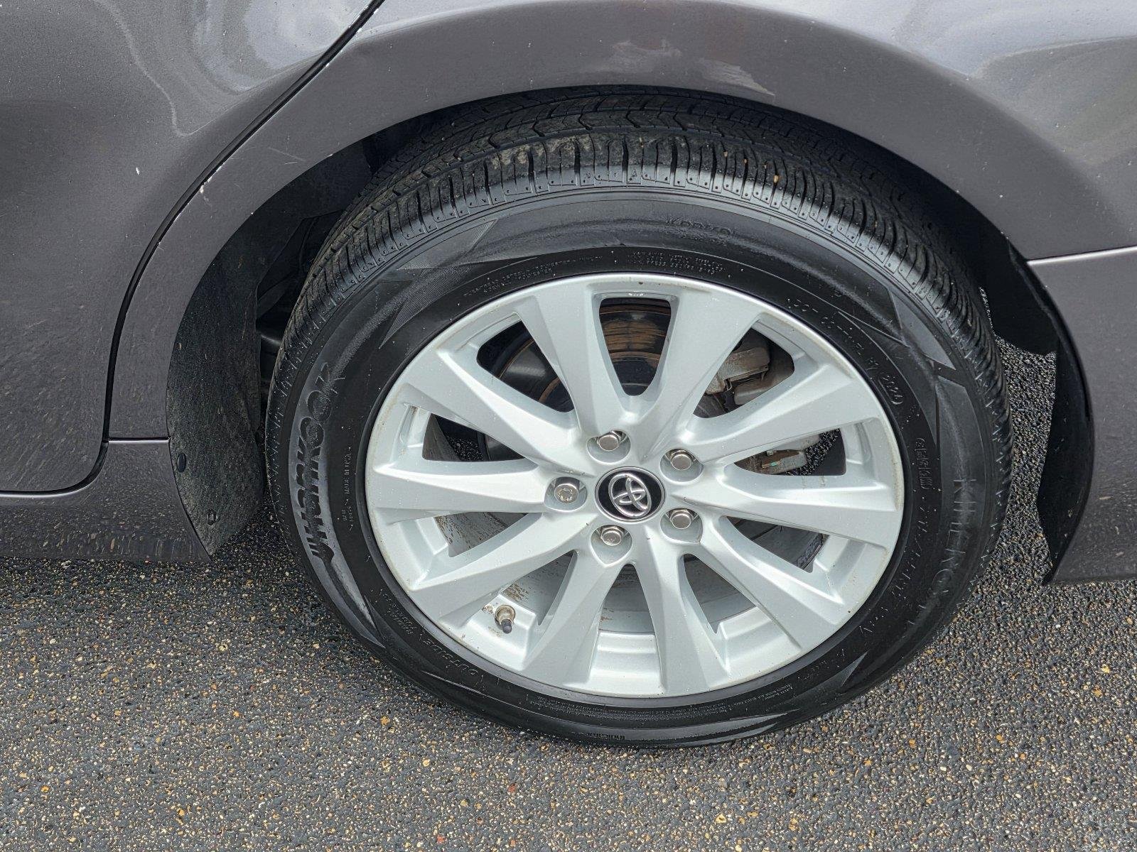 Used 2018 Predawn Gray Mica Toyota LE image 27
