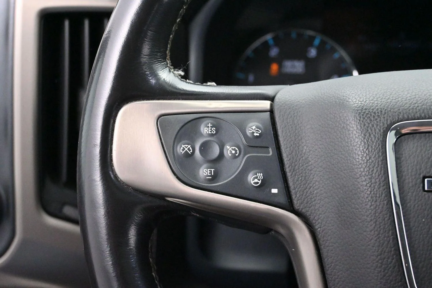 Used 2019 Summit White GMC Denali image 17