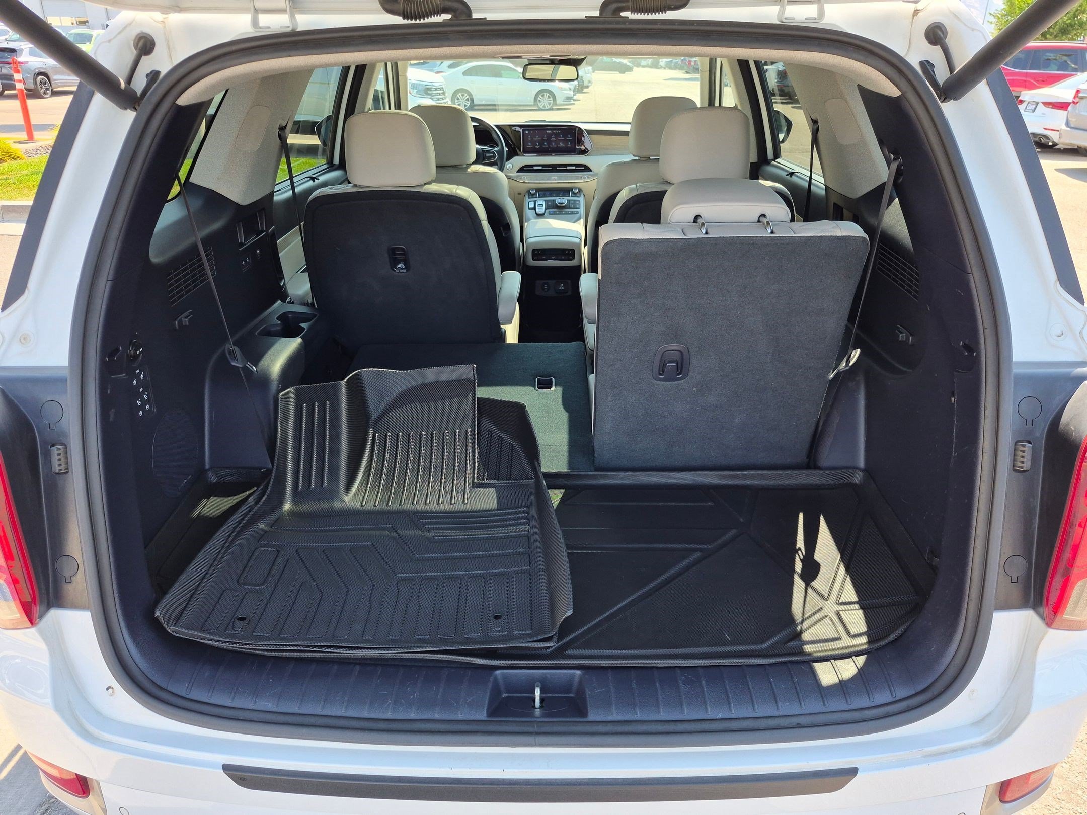 Used 2022 Hyper White Hyundai Limited image 30