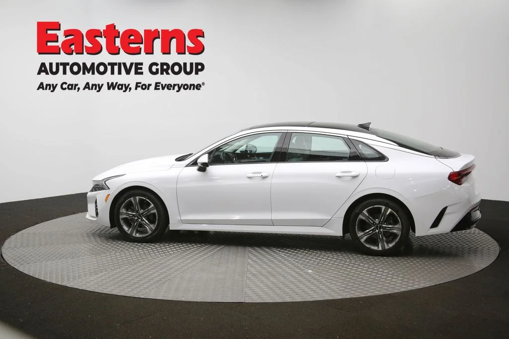 Used 2022 White Kia EX image 61