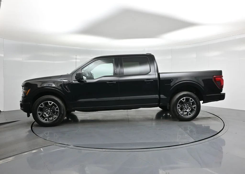 New 2024 Black Ford XLT image 26
