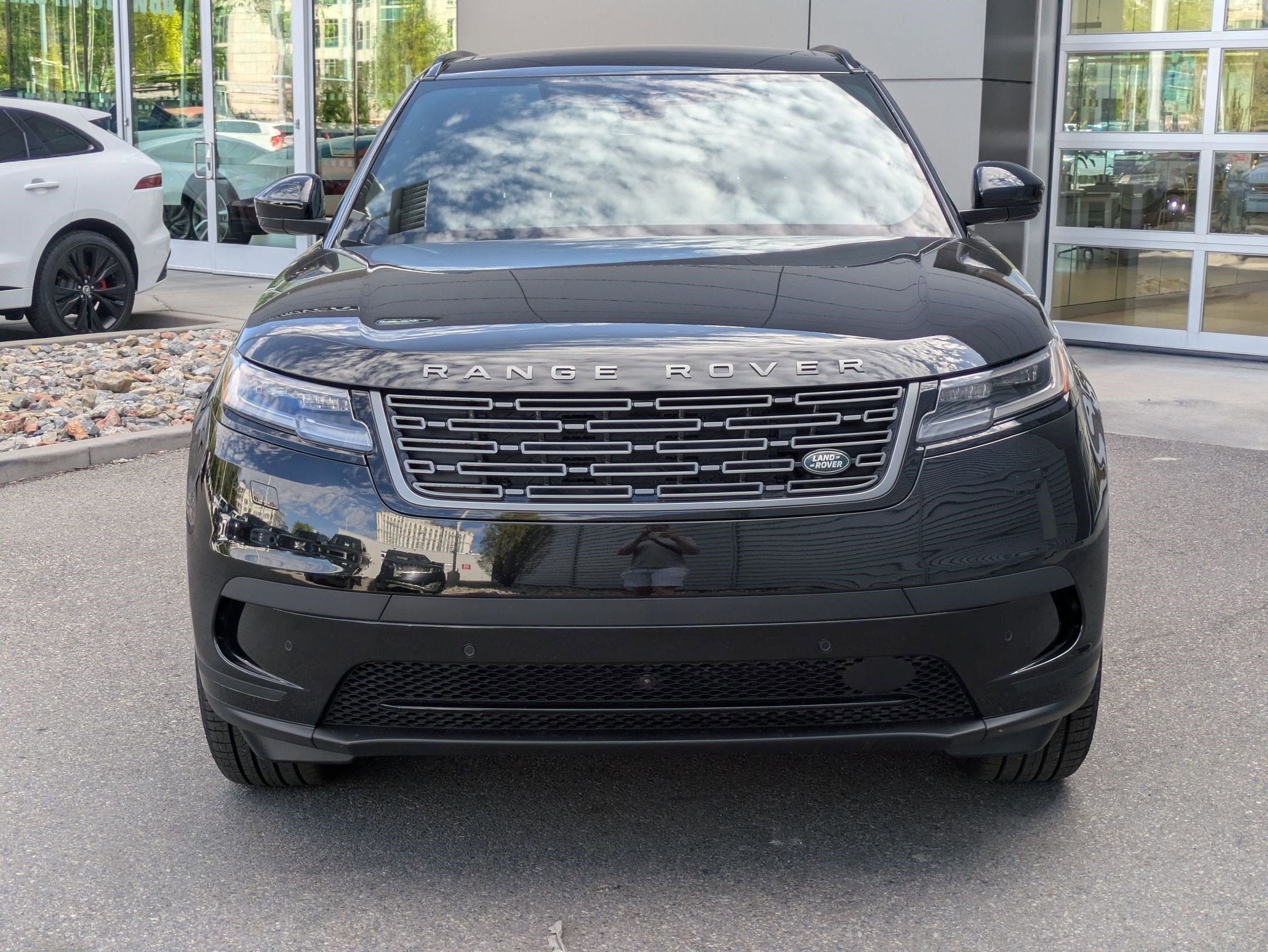 New 2026 Santorini Black Land Rover S image 2