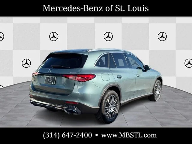 New 2026 Verde Silver Metallic Mercedes-Benz GLC 300 image 2