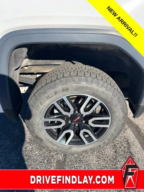 Used 2025 White GMC AT4 image 8