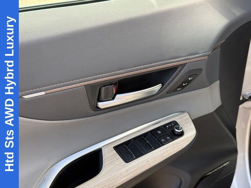 Used 2021 Titanium Toyota XLE image 18