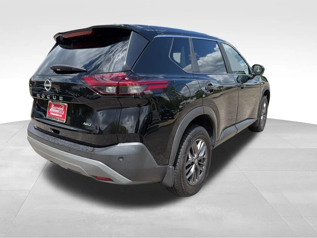 Used 2023 Black Nissan S image 5