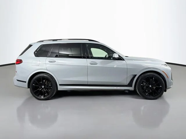 Used 2023 Gray BMW xDrive40i image 4