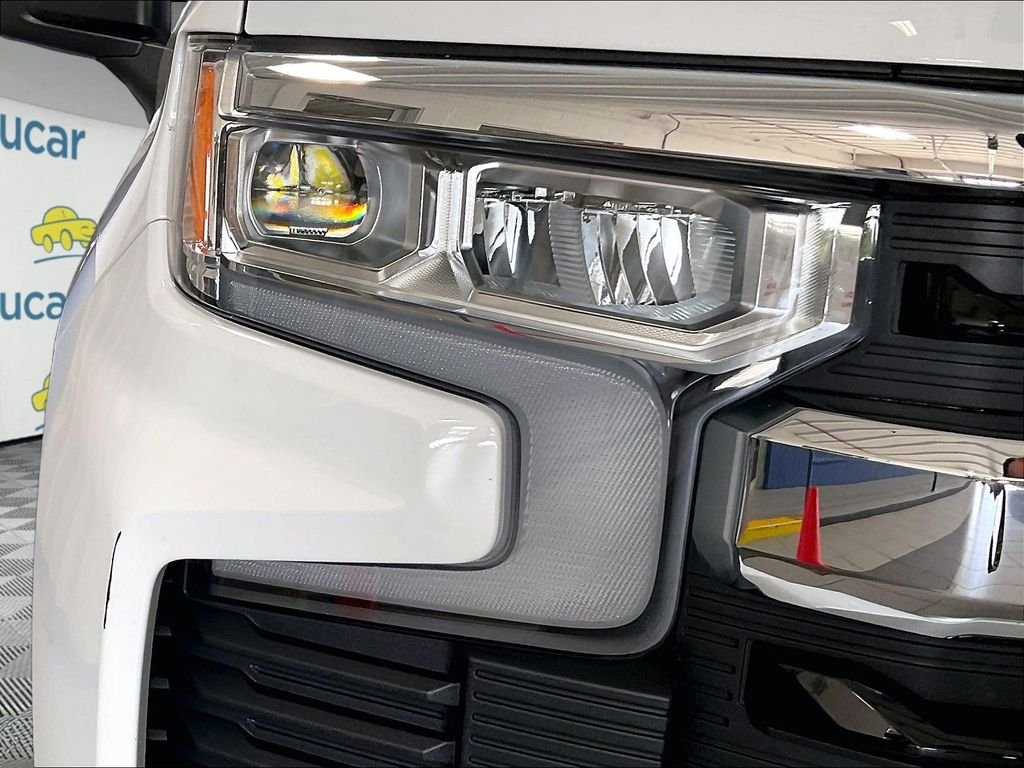 Used 2025 Summit White Chevrolet LT image 33