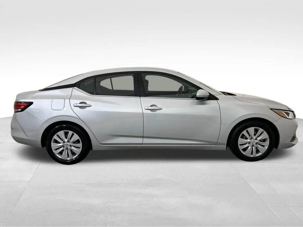 Used 2023 Silver Nissan S image 5