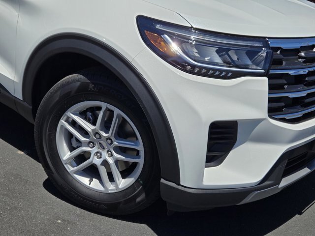 New 2026 Star White Metallic Tri-Coat Ford Active image 6