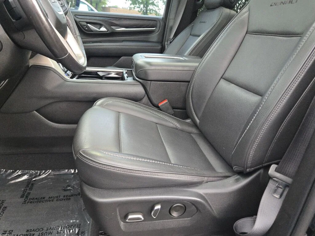 Used 2022  GMC Denali image 24