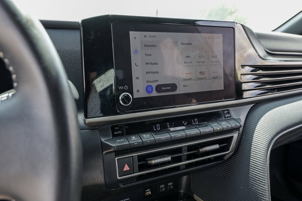 Used 2025  Toyota SE image 29