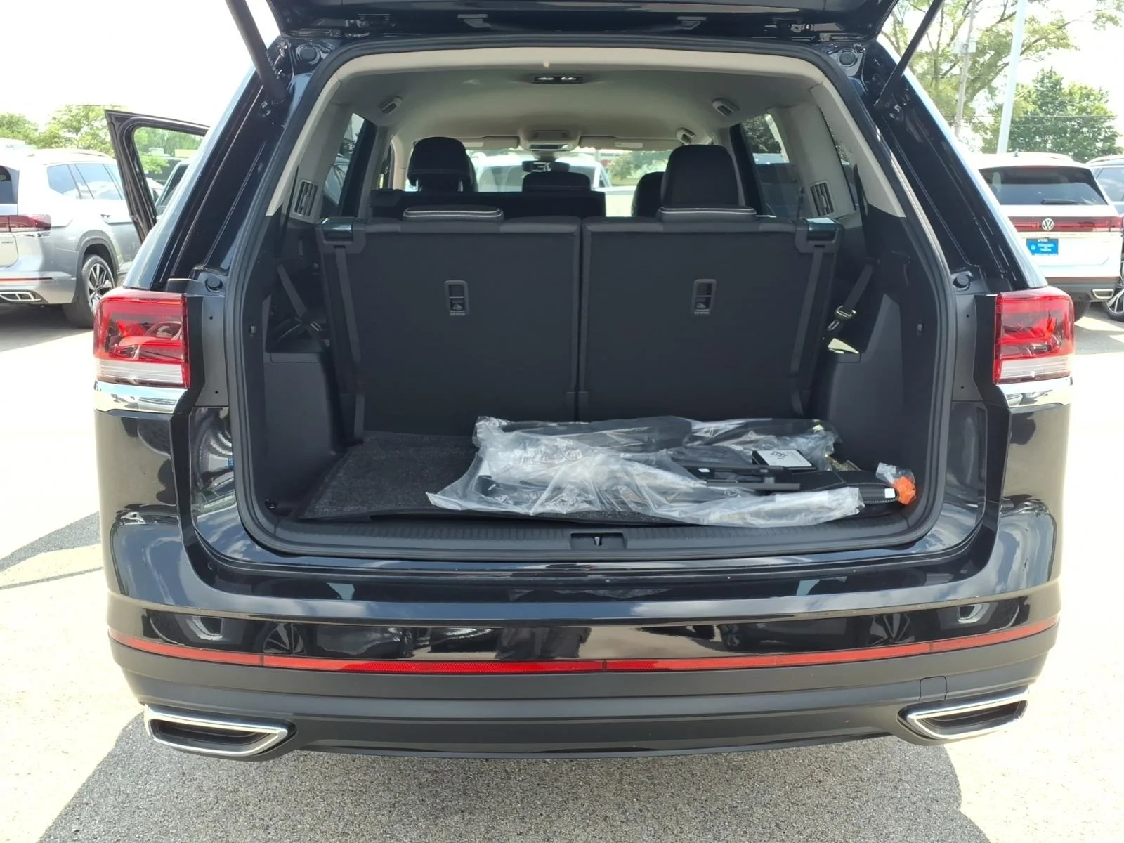 New 2026 Deep Black Pearl Volkswagen 2.0T SE 4MOTION image 20