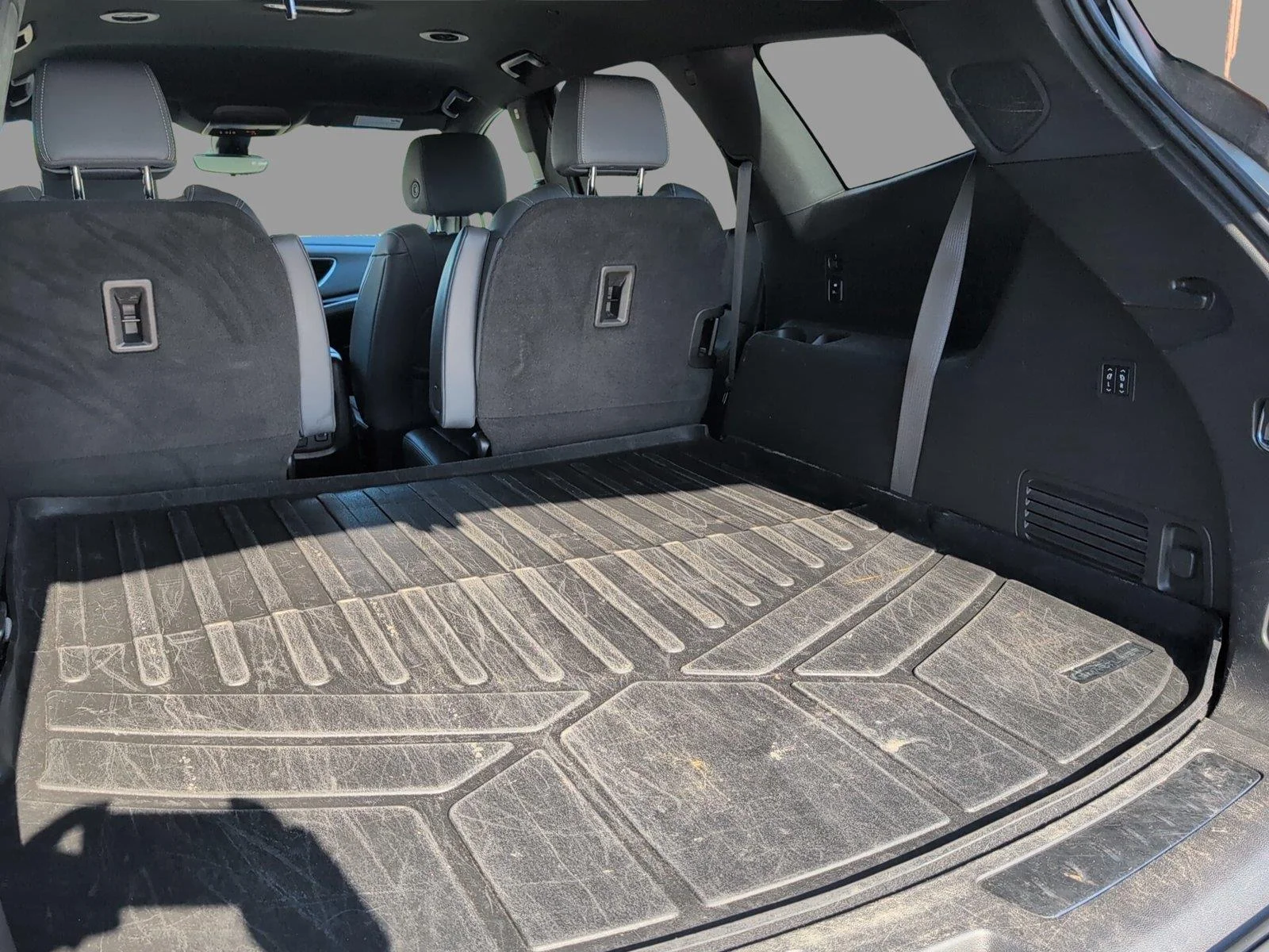 Used 2022 Quicksilver Metallic Buick Premium image 35