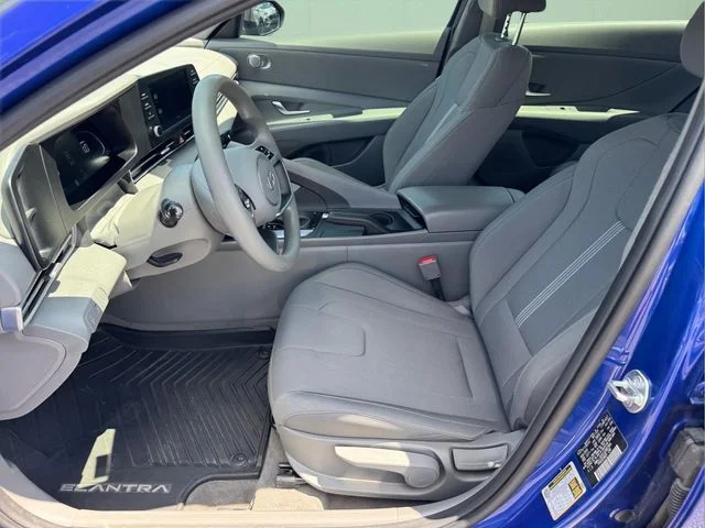 Used 2025 Blue Hyundai SE image 6