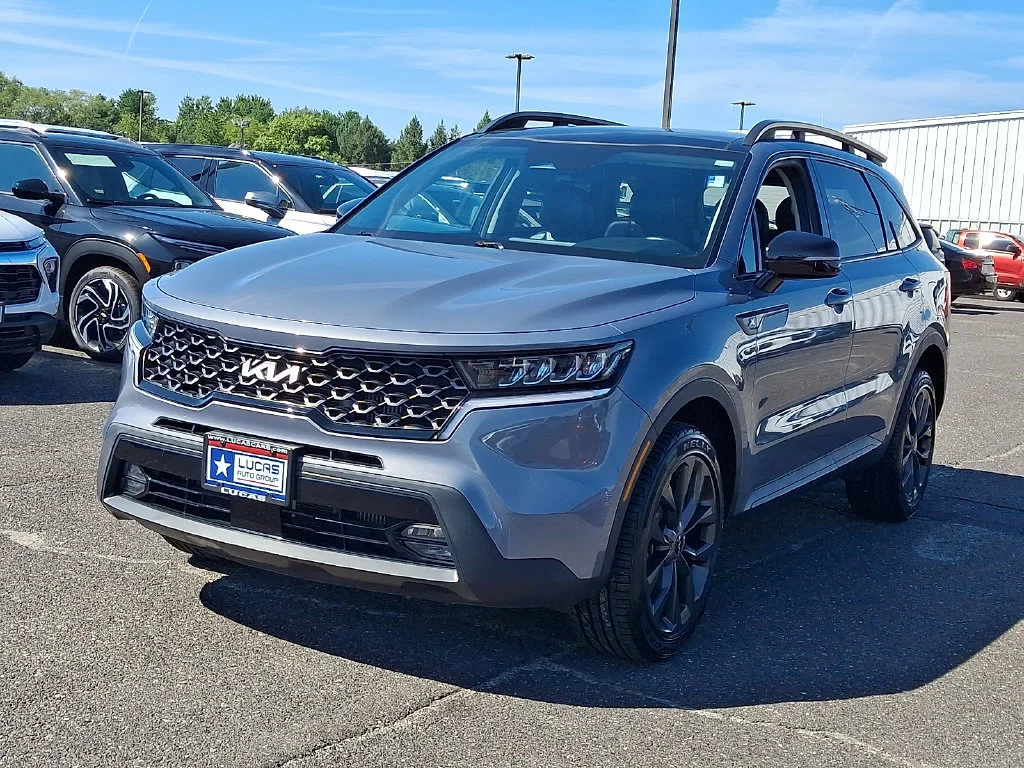 Used 2023 Silver Kia X-Line EX image 5