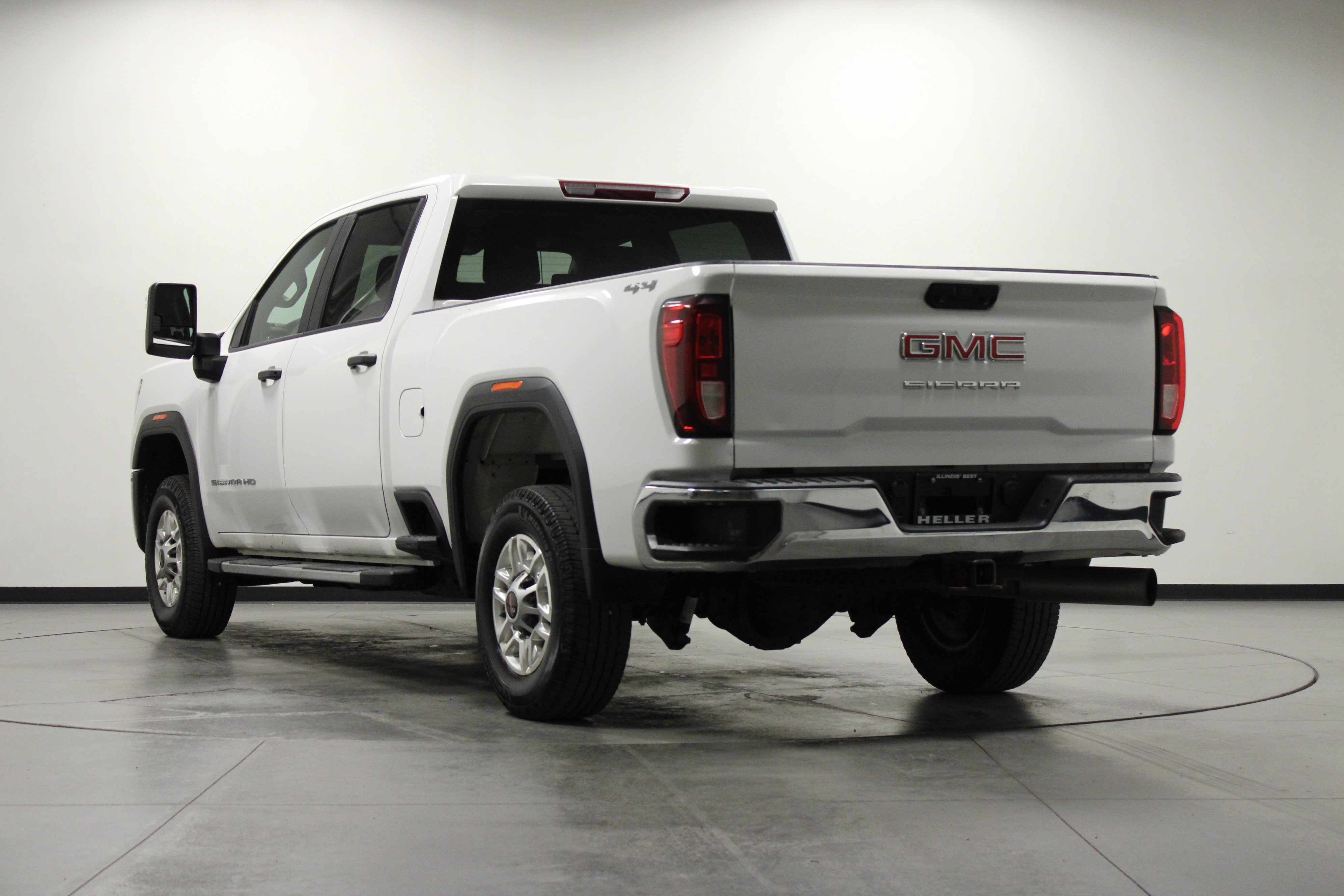 Used 2024 Summit White GMC Pro image 6