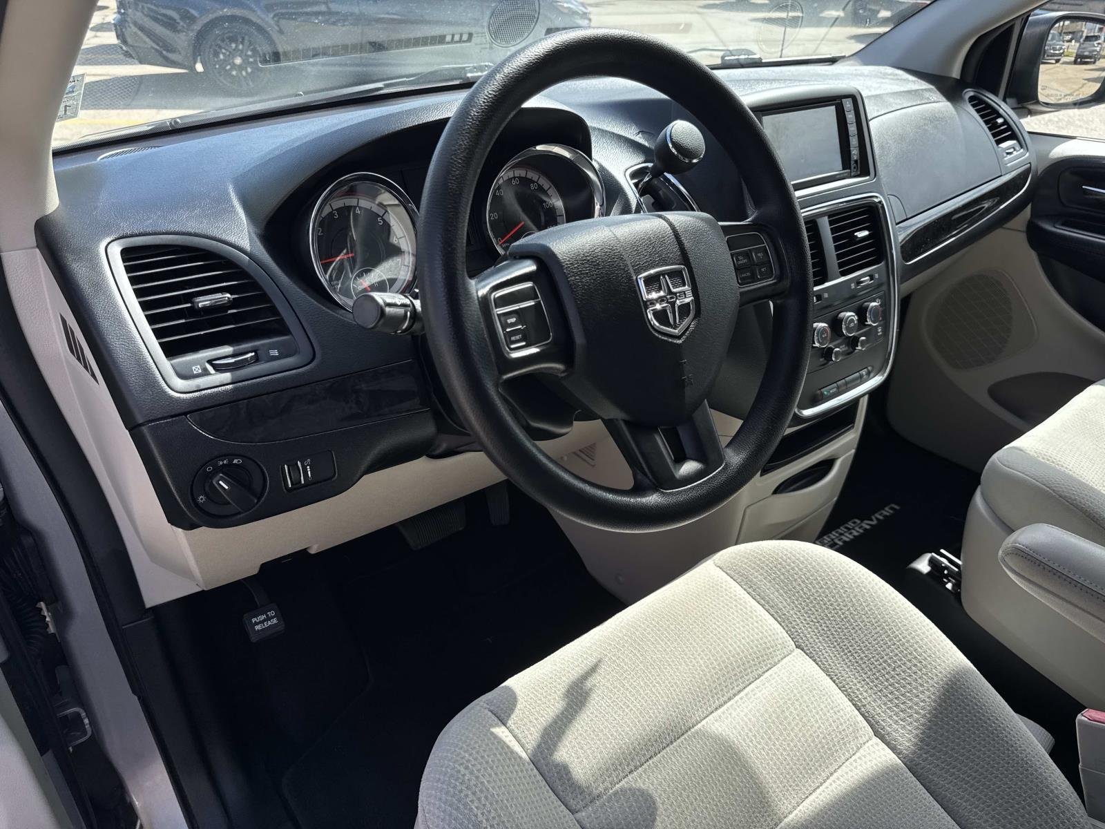 Used 2017 Silver Dodge SE image 18
