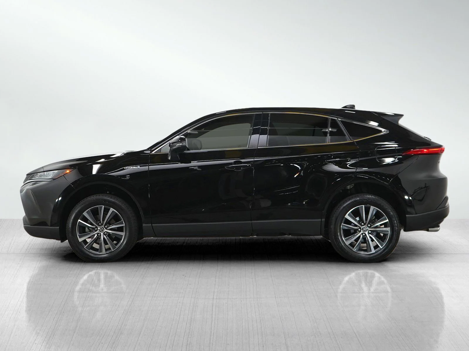 Used 2021 Toyota Venza LE with VIN JTEAAAAH9MJ015510 for sale in Burnsville, Minnesota