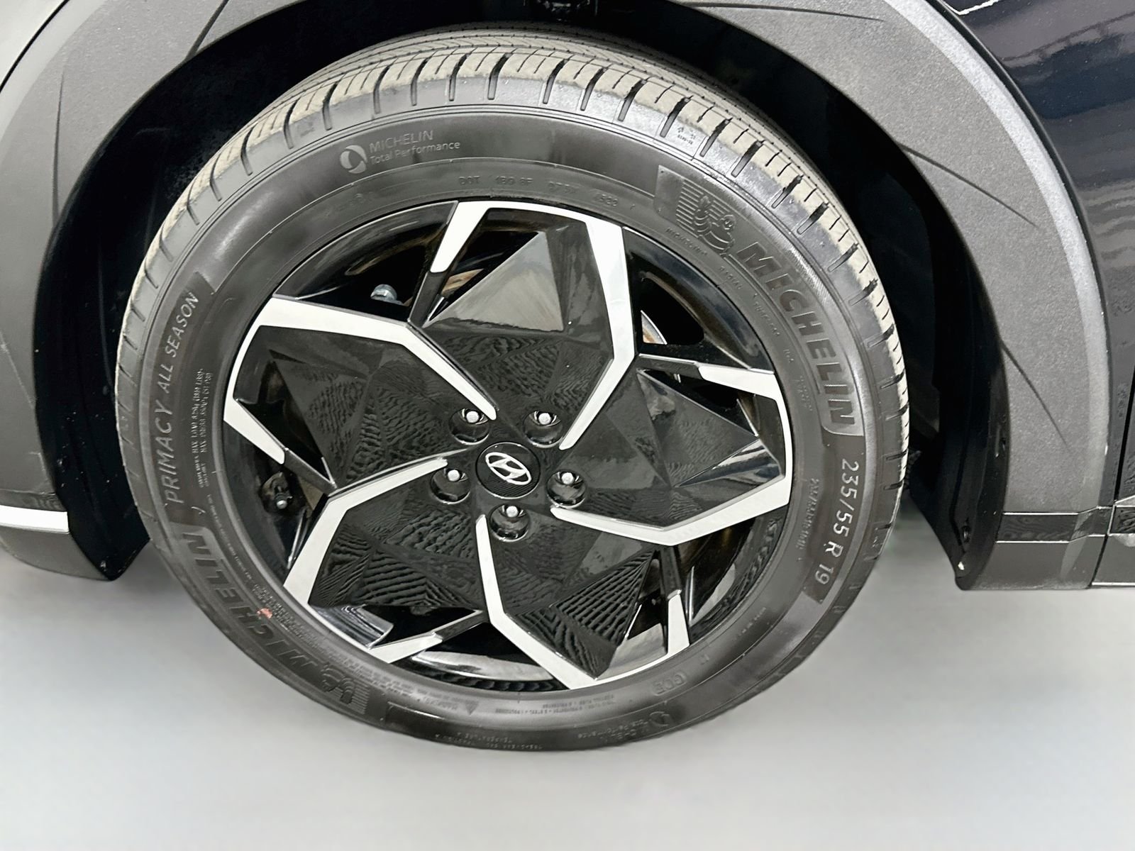 Used 2023 Abyss Black Hyundai SEL image 30