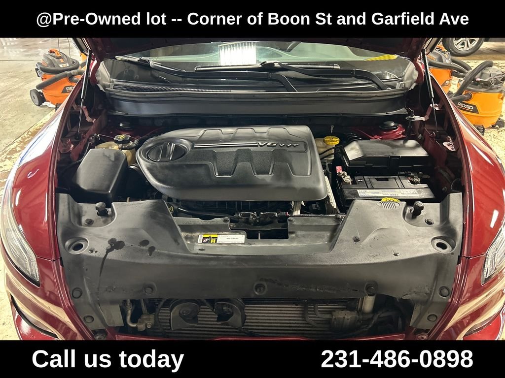 Used 2015 Red Jeep Latitude image 10