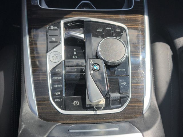 2025 BMW X7 40i - Photo 25