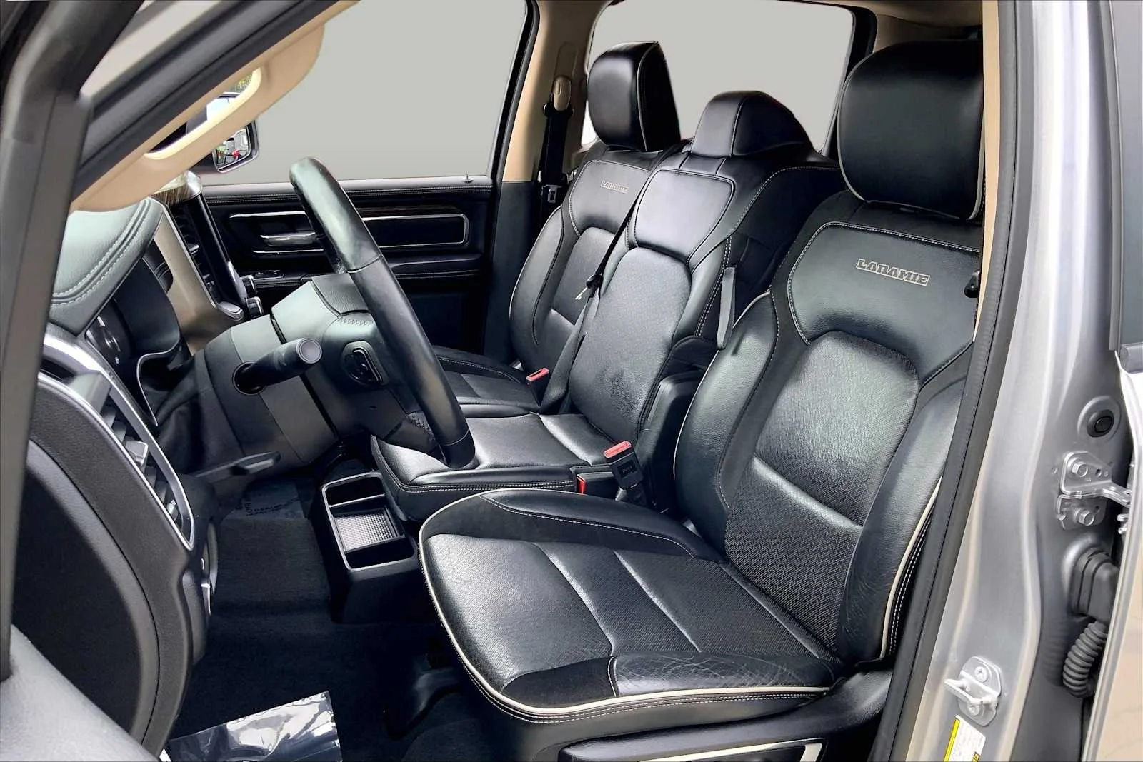 Used 2019 Billet Silver Metallic Clearcoat Ram Laramie image 8