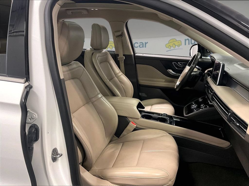 Used 2020 White Lincoln Standard image 11