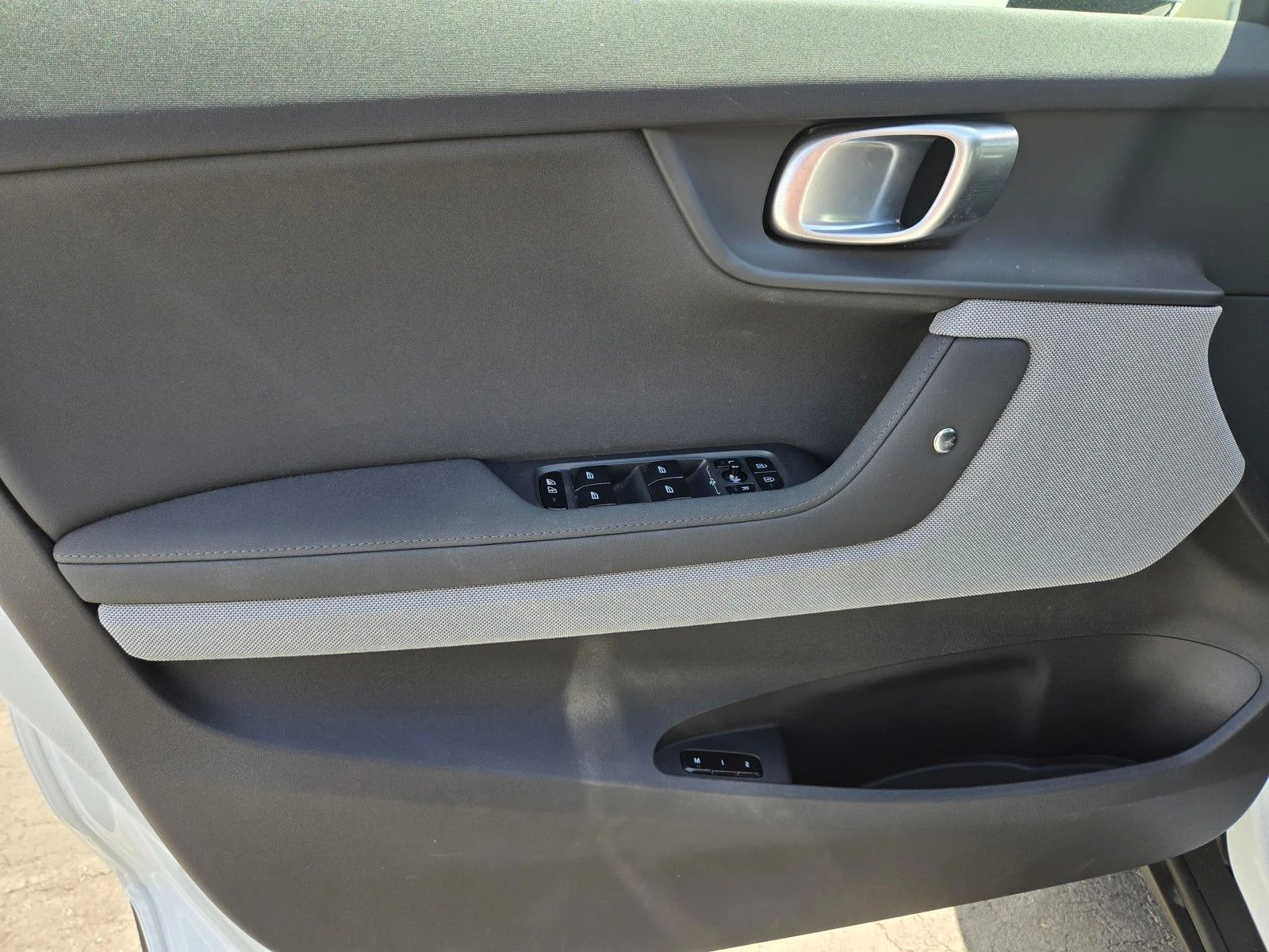 Used 2024 White Polestar Long Range Dual Motor image 13