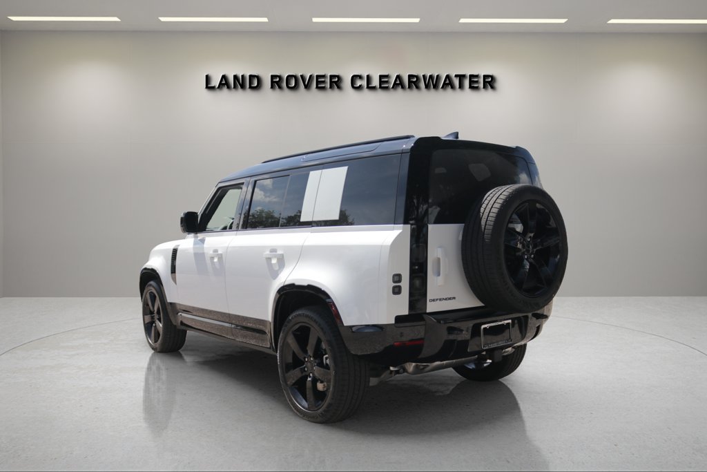 New 2026 Fuji White Land Rover X-Dynamic SE image 3
