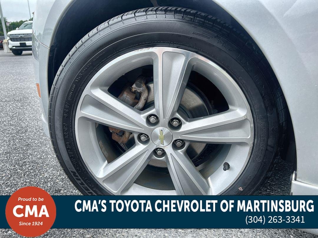 Used 2014 Silver Ice Metallic Chevrolet 2LT image 11