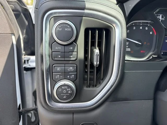 Used 2020 White GMC SLT image 18