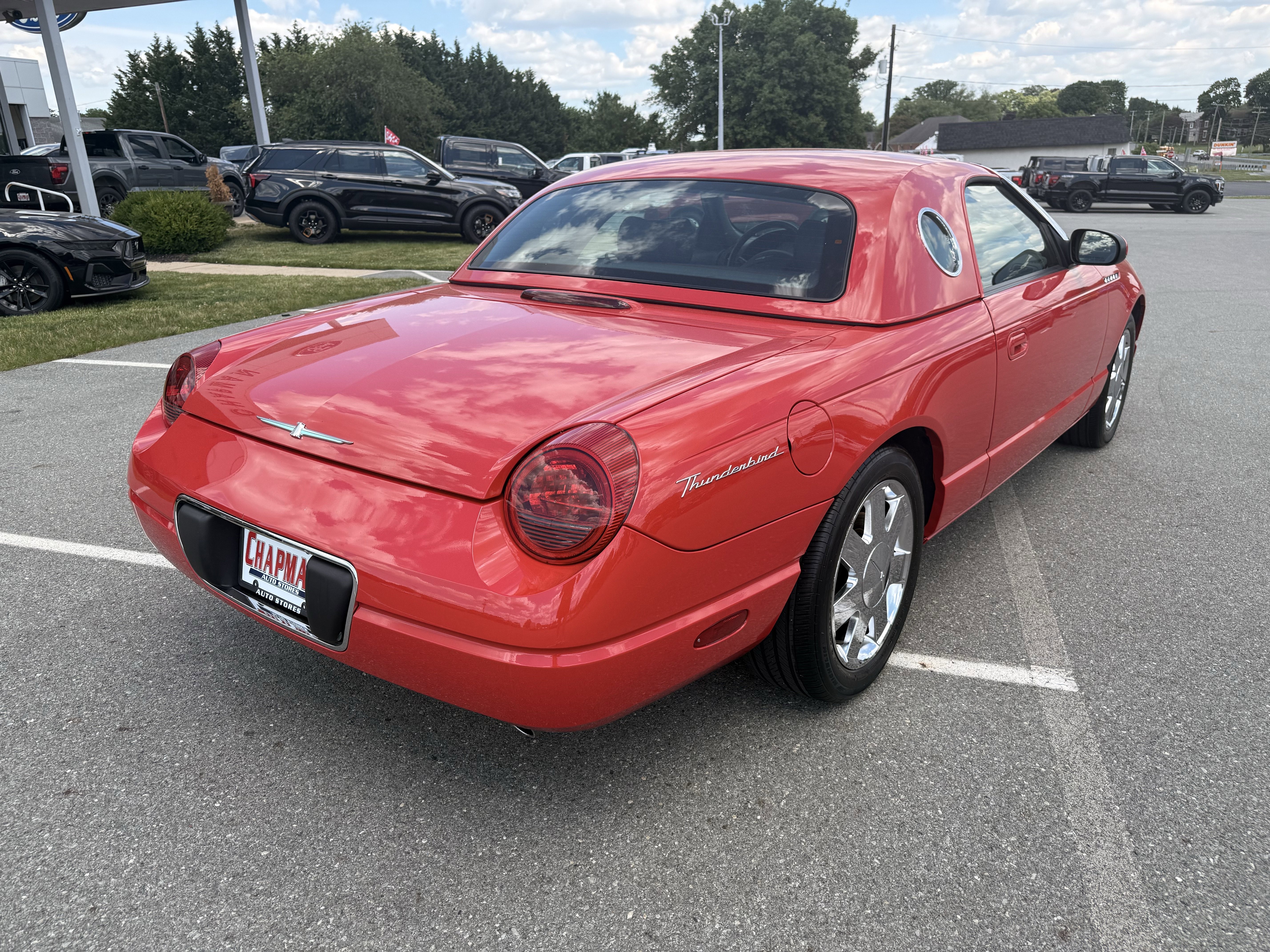 Used 2002 Red Ford Base image 8