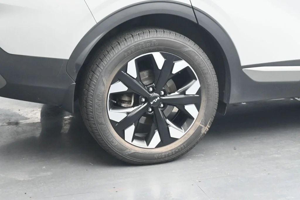 Used 2023 Gray Kia X-Line image 9