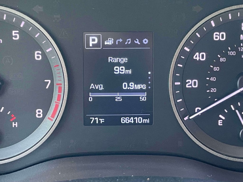 Used 2017 Red Hyundai SE Plus image 27