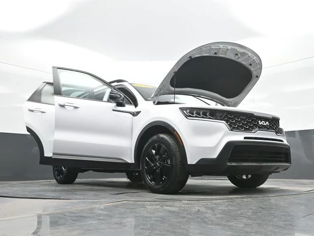 Used 2023 White Kia X-Line S image 32