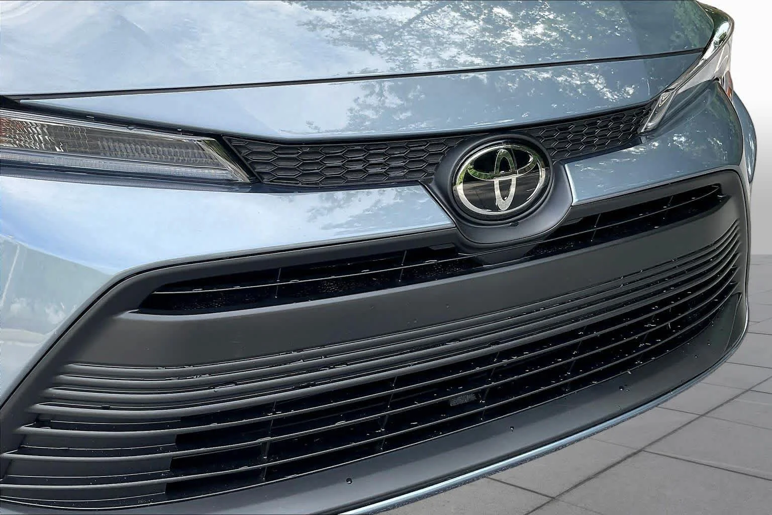 Used 2026 Celestite Toyota LE image 29