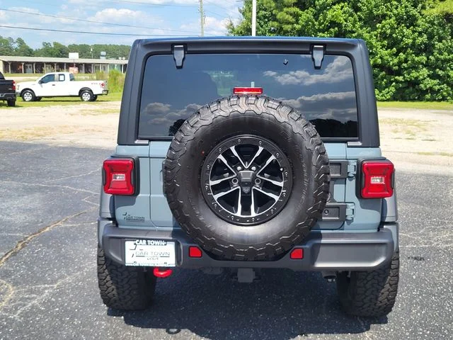 Used 2024 Gray Jeep Rubicon image 3