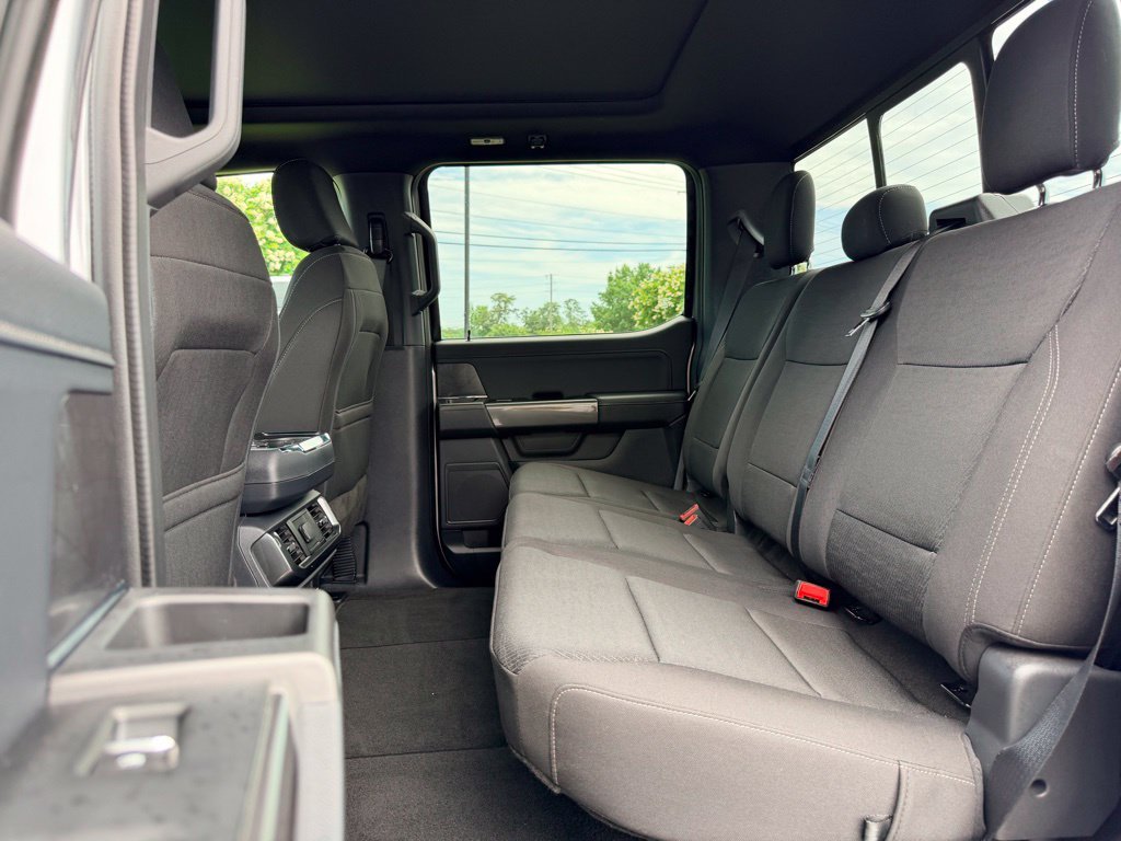Used 2023 Silver Ford XLT image 18