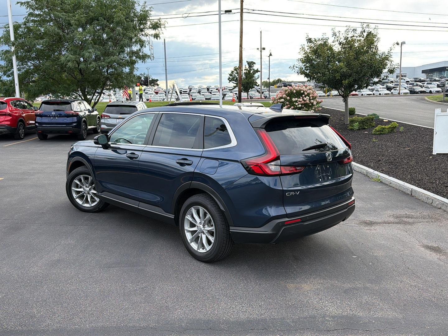 Used 2024 Canyon River Blue Metallic Honda EX-L image 5